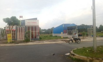 'HOT''' 100 Nền MT Nguyễn Hữu Trí, Ngay Chợ,Thuận Tiện KD